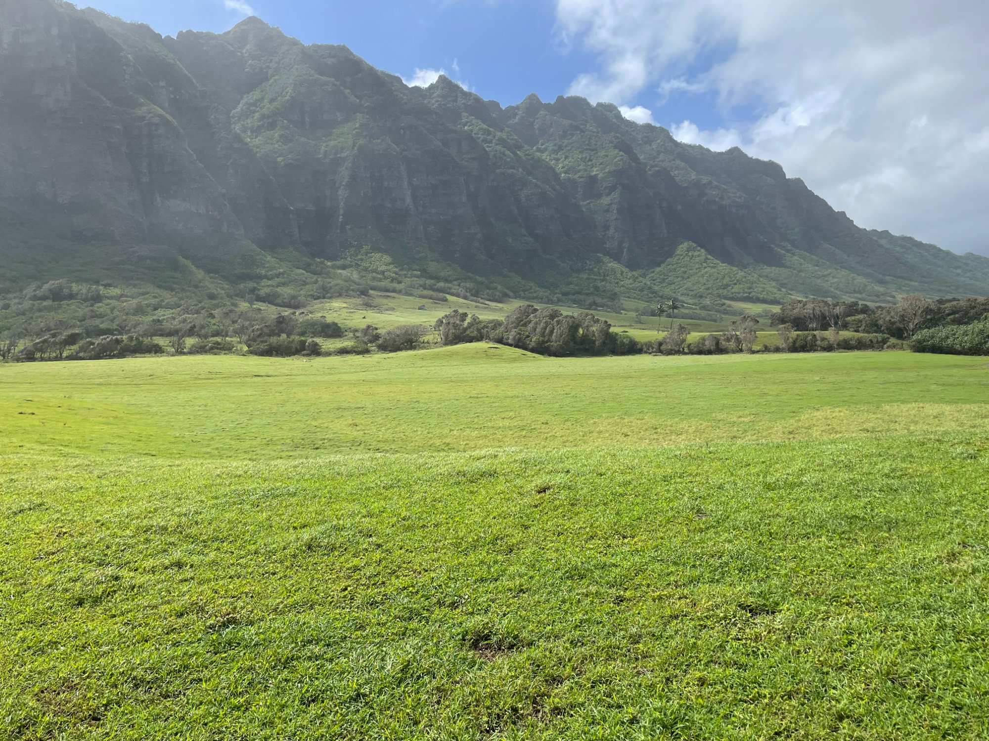 Dramatic green mountain ridges at Kualoa